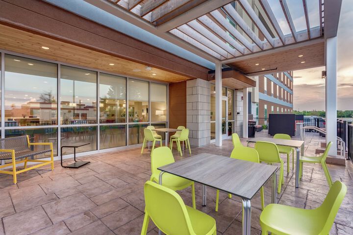 Terrace/Patio 37 of 38