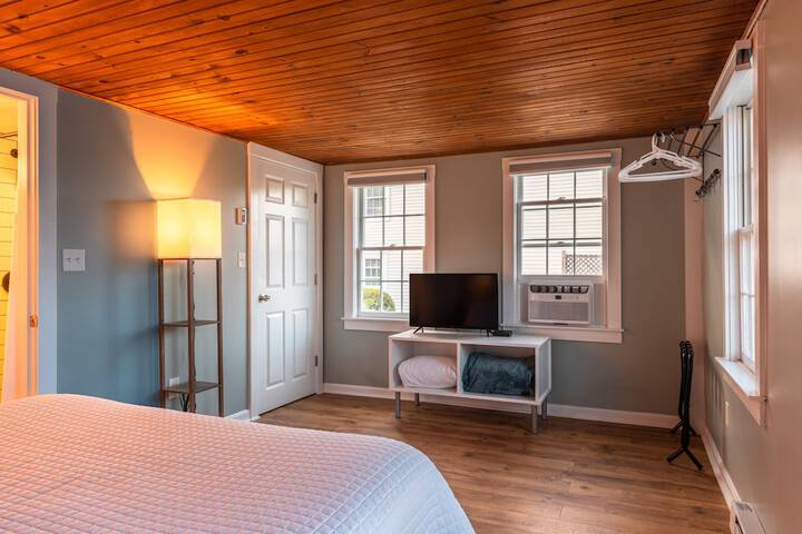Eagle House Motel
