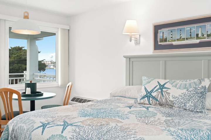 Ocracoke Harbor Inn