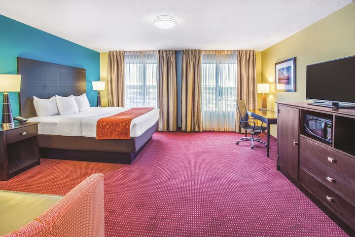 La Quinta Inn & Suites by Wyndham OFallon IL - St. Louis