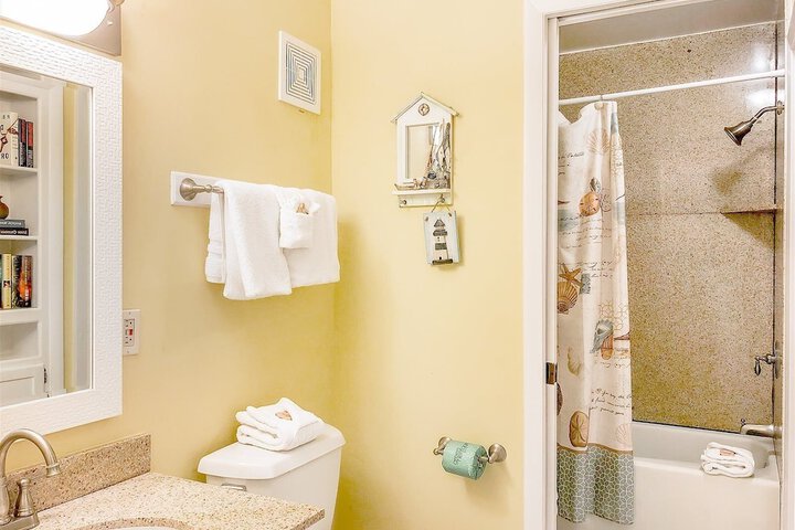 Room 18 of 28