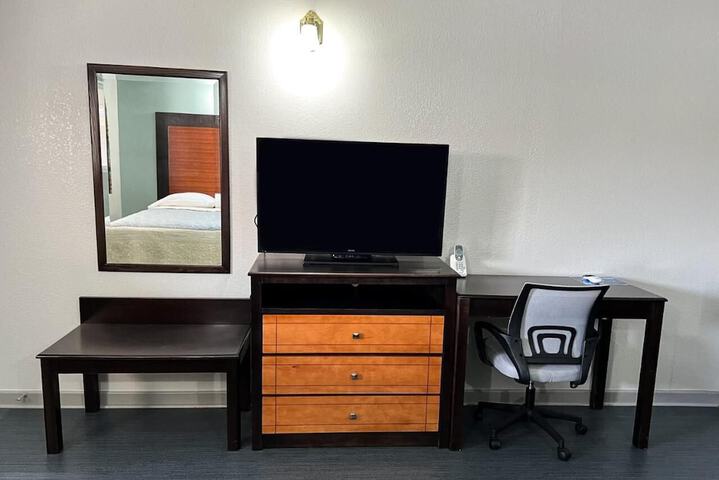 Room 8 of 8