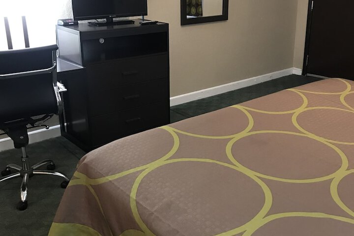 Room 12 of 23