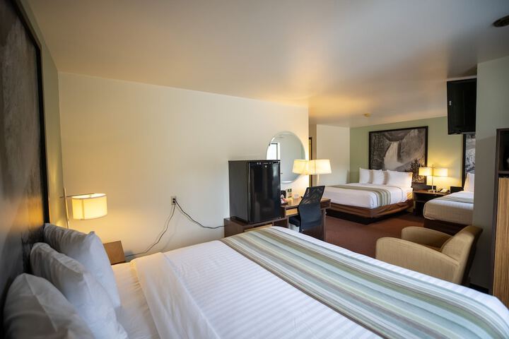 Room 16 of 44