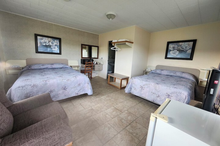 Room 2 of 6