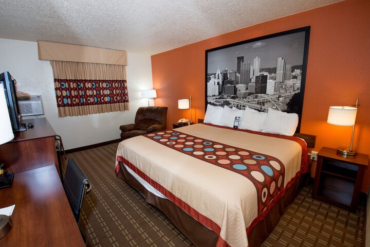 Room 20 of 36