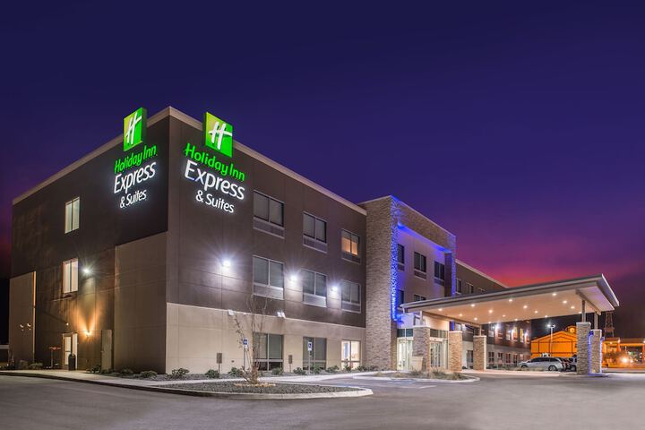 Hotel 4 of 64