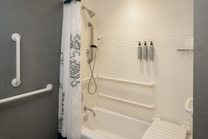 Room 13 of 30