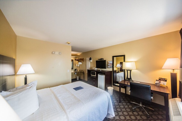 Relax Inn & Suites