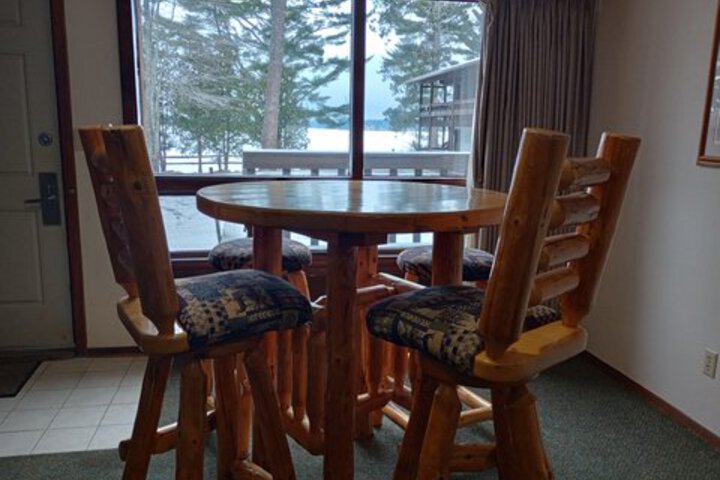 Suite 32 of 140