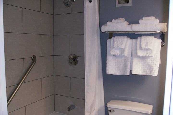 Best Western Plus Bradford Inn