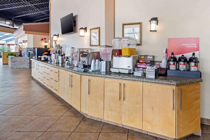 Breakfast/Coffee Service 70 of 78