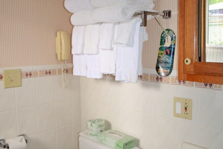 Maple Terrace Motel