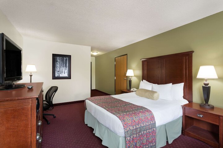 Room 30 of 73