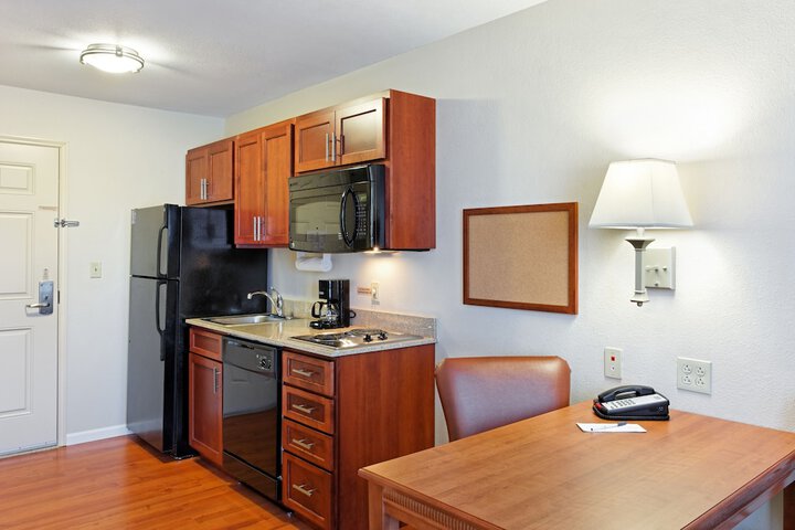 Room 34 of 85