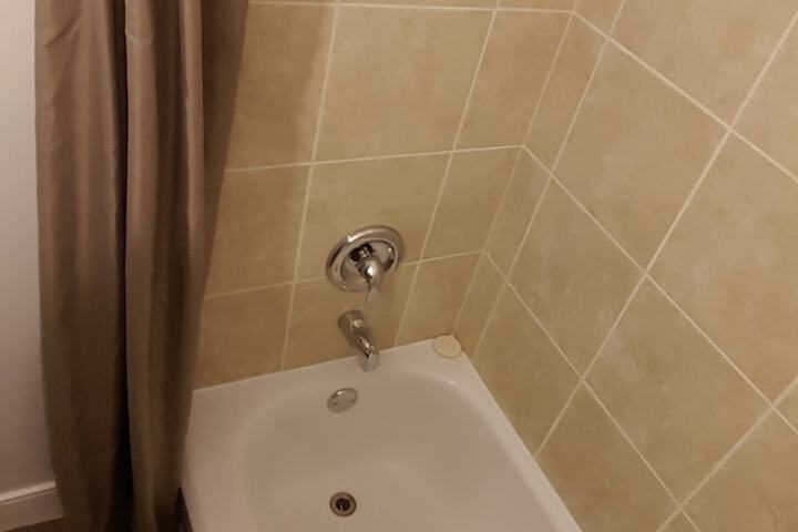 Room 33 of 34