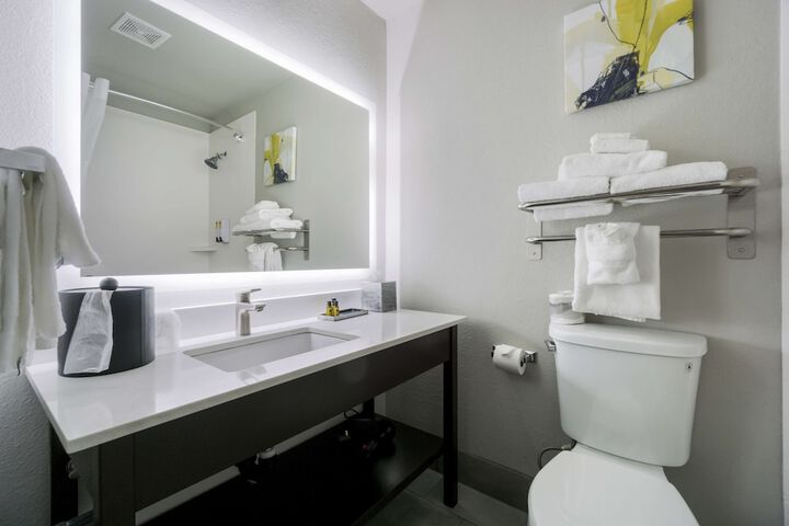 Room 73 of 93