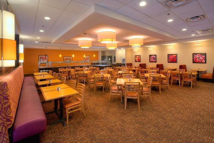 Dining 41 of 60