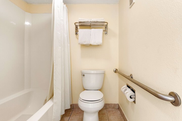Room 9 of 20