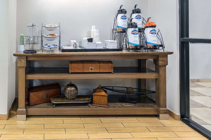 Hotel Interior 6 of 21