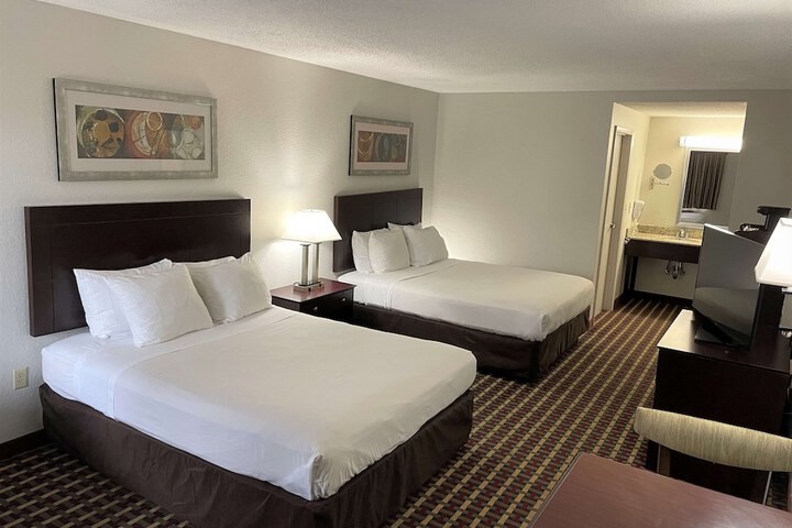 Room 9 of 13