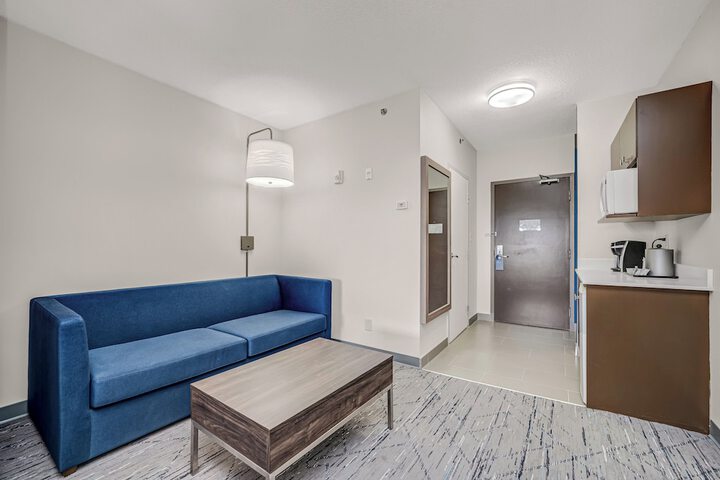 Room 48 of 68