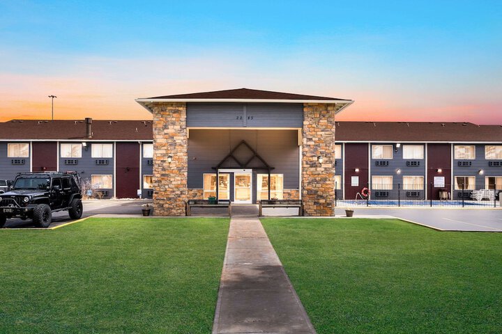 Hotel 7 of 47