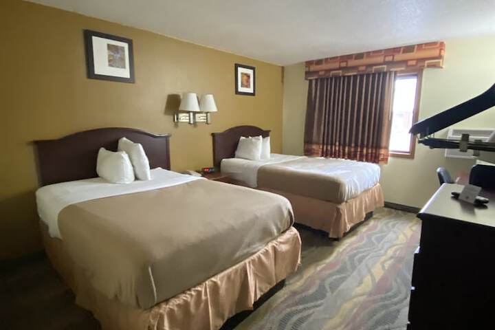 Travelodge by Wyndham La Porte / Michigan City Area