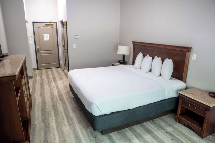 Room 33 of 88