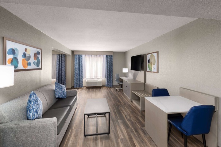 Wingate by Wyndham Sulphur Near Lake Charles
