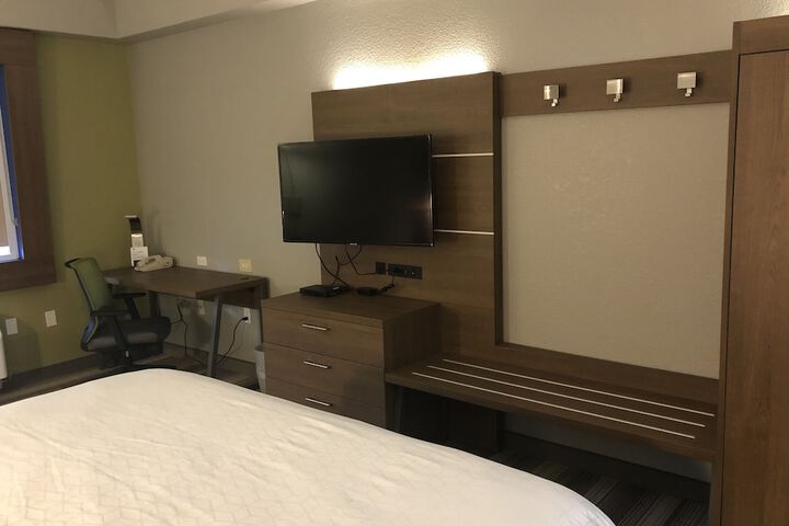 Room 47 of 94