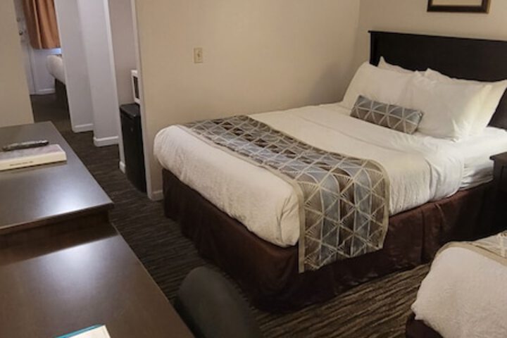 Room 32 of 43