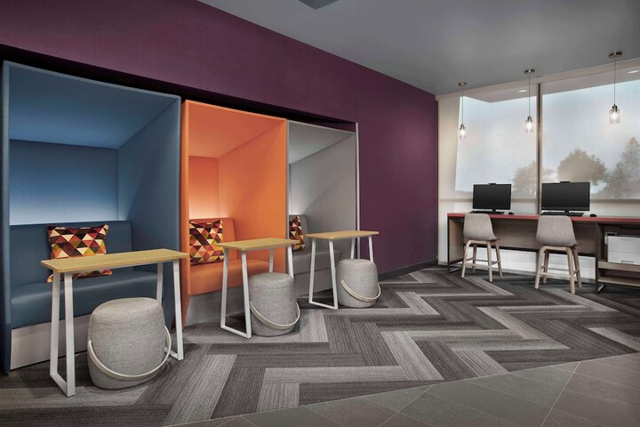 Business Center 29 of 29