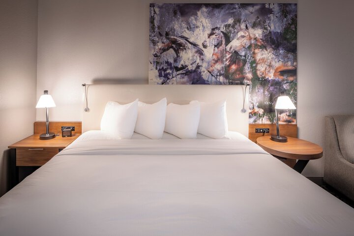 Room 15 of 32