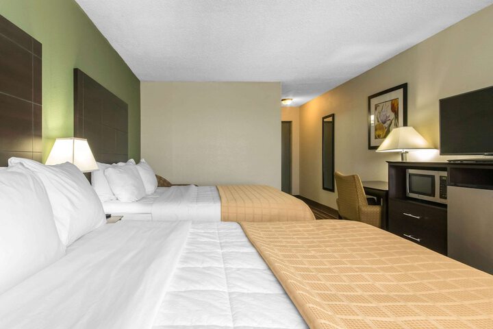 Room 32 of 57