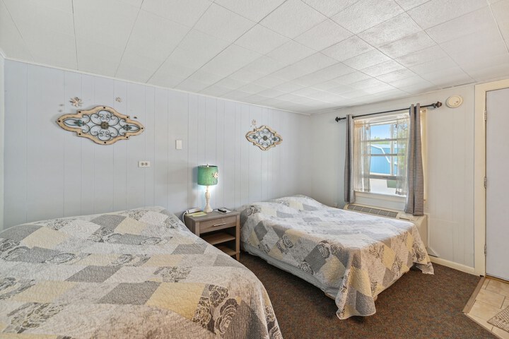Room 15 of 22