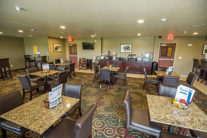 Cobblestone Inn & Suites - Winterset IA