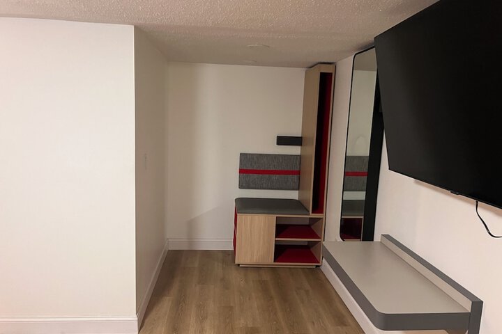 Room 5 of 26