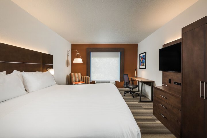 Room 22 of 38