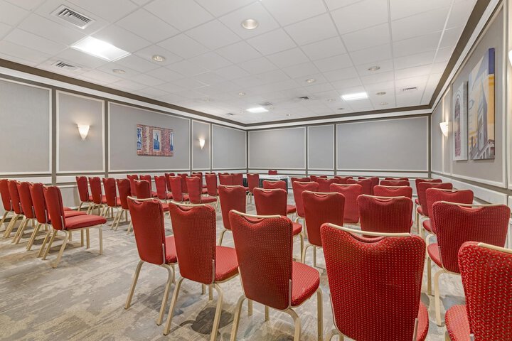 Best Western Royal Plaza Hotel & Trade Center