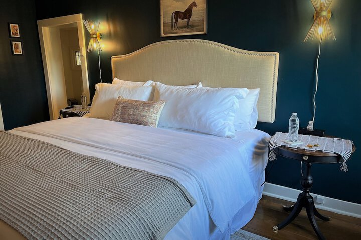 Room 102 of 111