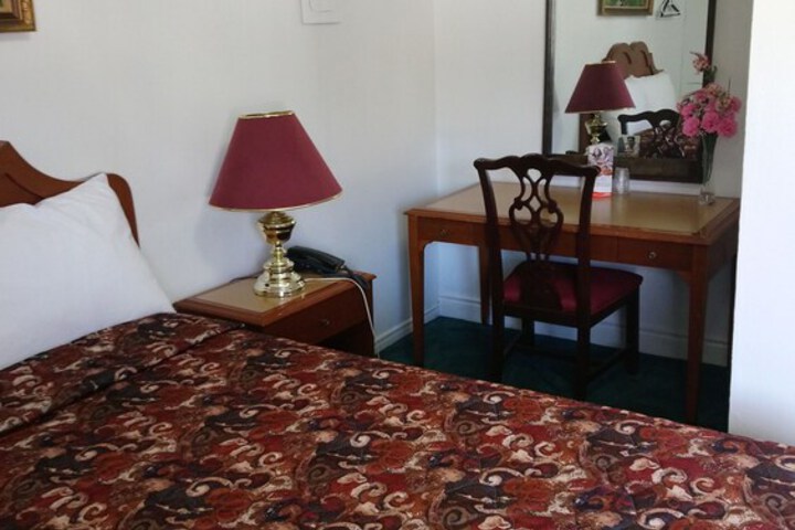 Room 32 of 57