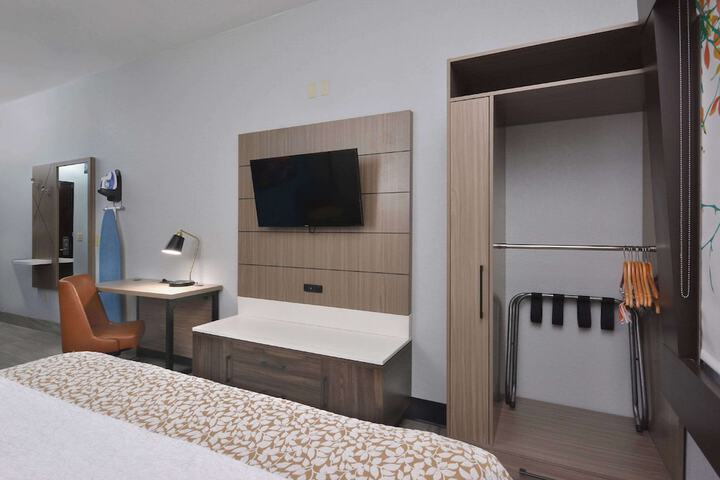 Room 64 of 118
