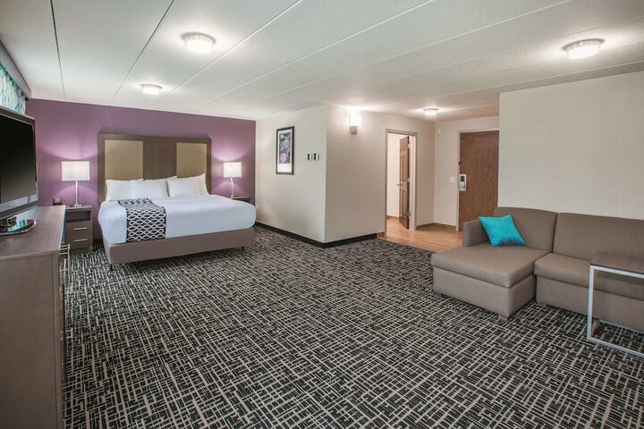 Room 17 of 28