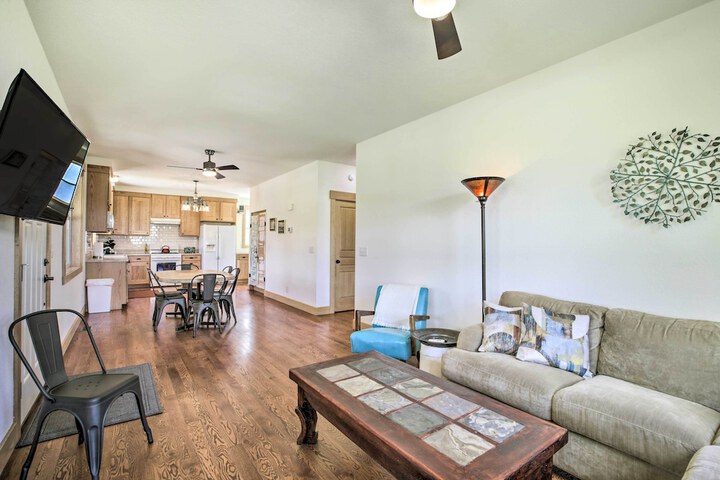 Idyllic Gem: Screened Porch 1 / 2 Mi to River!
