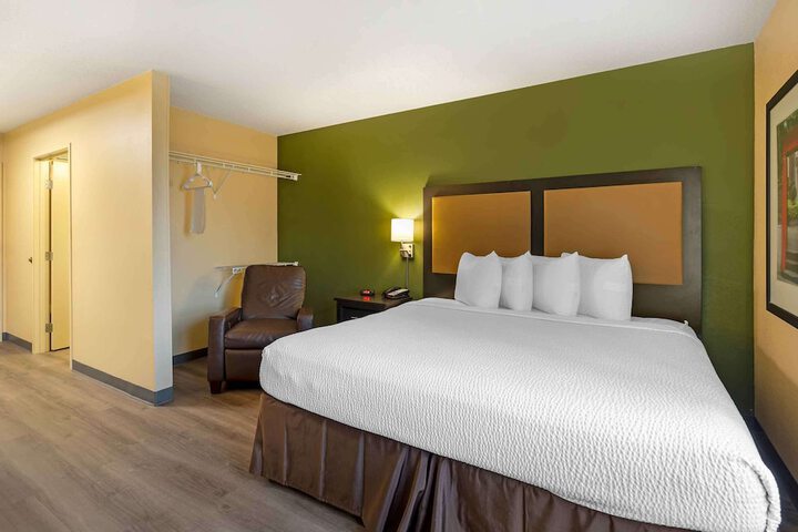 Extended Stay America Select Suites - St. Louis - Airport - Central