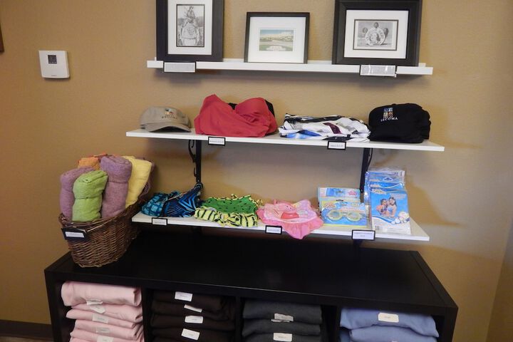 Gift Shop 55 of 60
