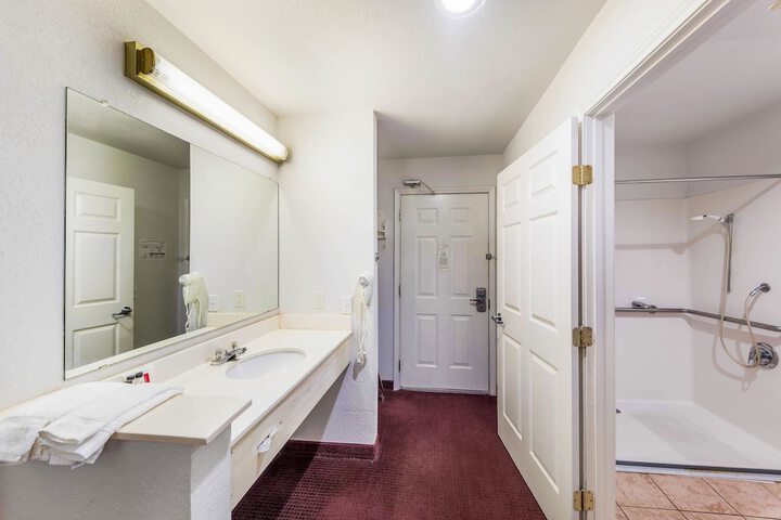 Room 19 of 40