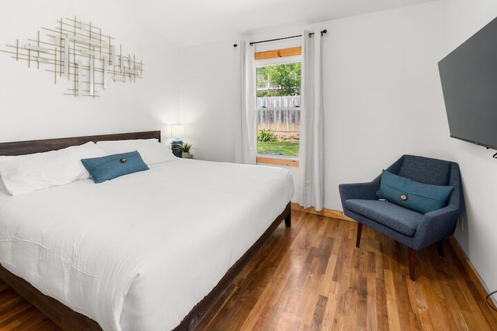 CedarWood Inn