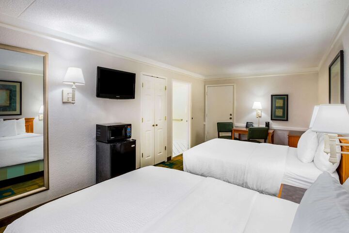 Room 21 of 33